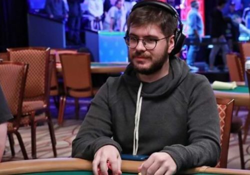 Тьяго Маседо стал победителем ивента Double Chance и получил золотой браслет
