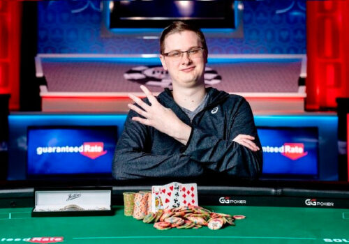 Кевин Герхарт стал обладателем второго золотого браслета WSOP в рамках одной серии